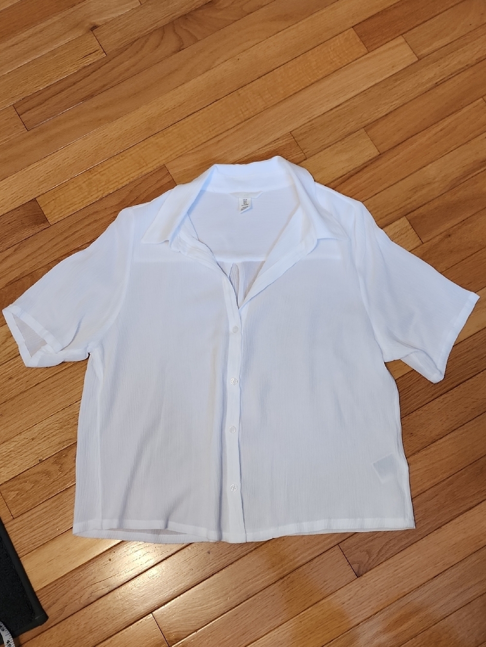 H&M White Short-Sleeve Casual Button-Down Shirt